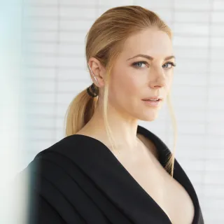 Toque aqui para seguir o perfil de Katheryn Winnick