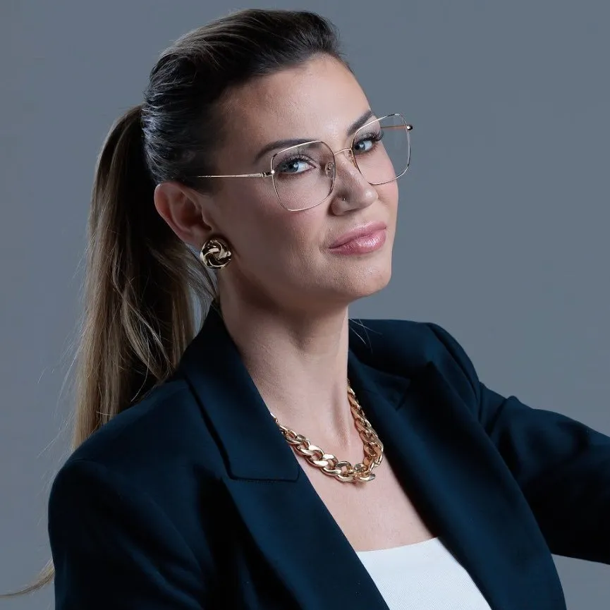 Clique aqui para seguir o perfil de Daniela Viek